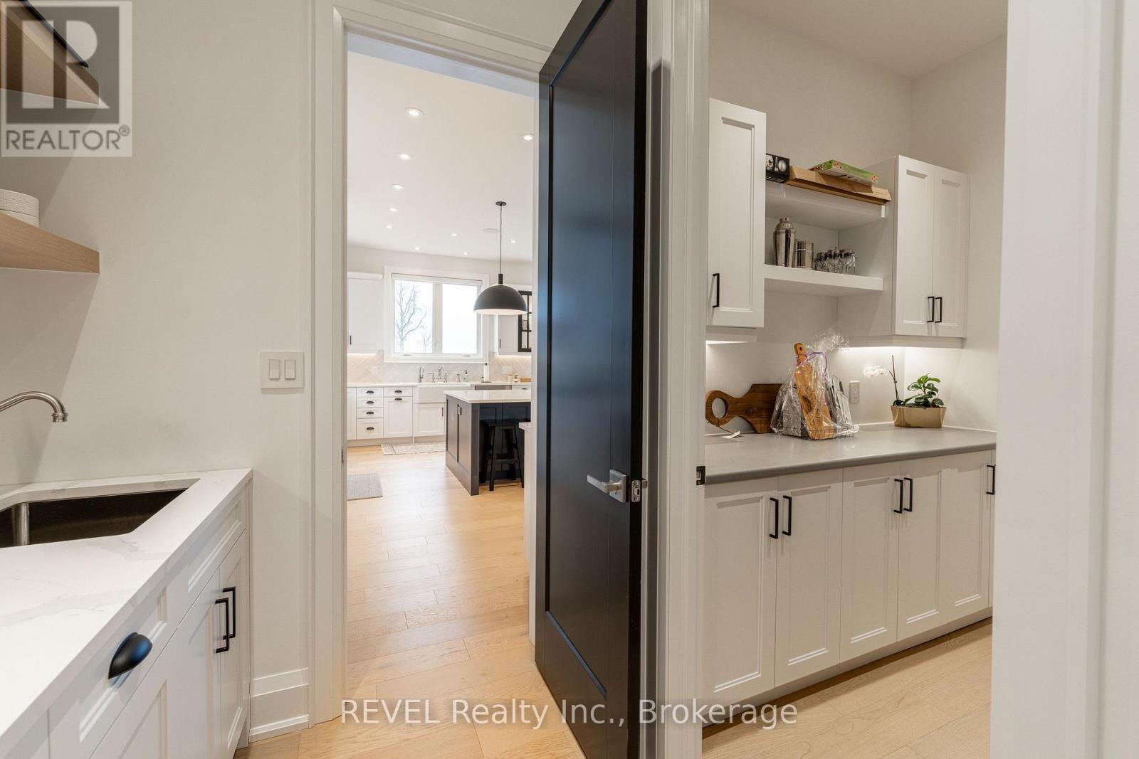 7515 Sherrilee Crescent, Niagara Falls (Brown), ON - Indoor Photo Showing Kitchen