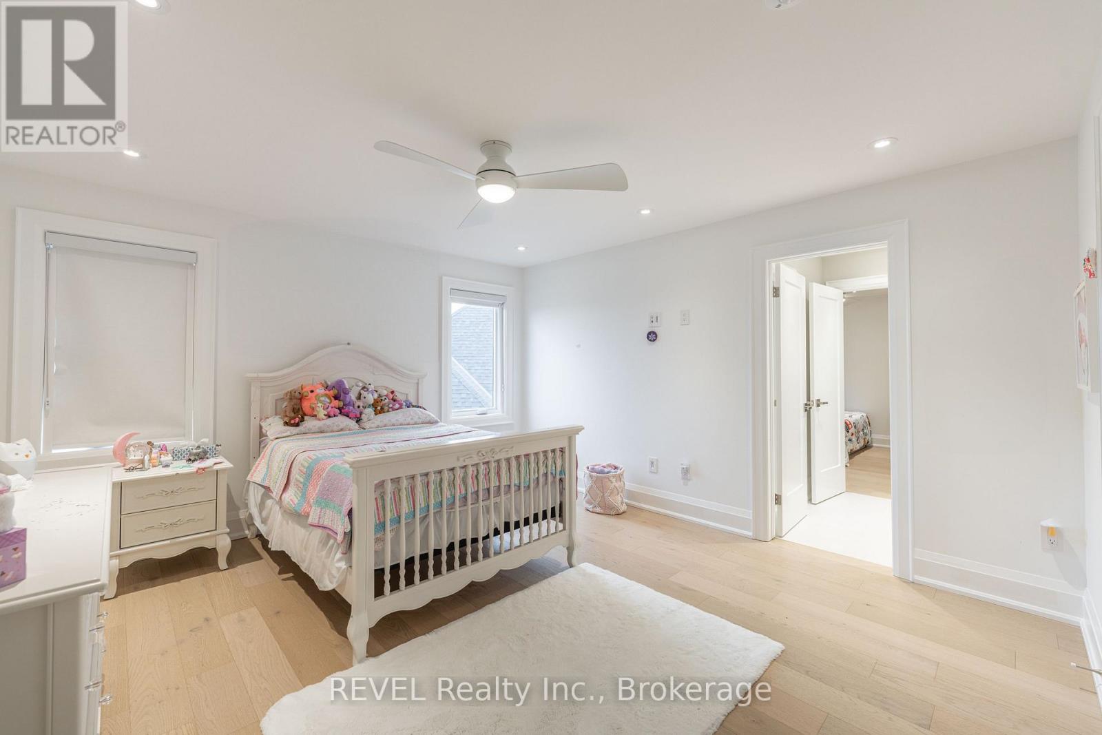 7515 Sherrilee Crescent, Niagara Falls (Brown), ON - Indoor Photo Showing Bedroom