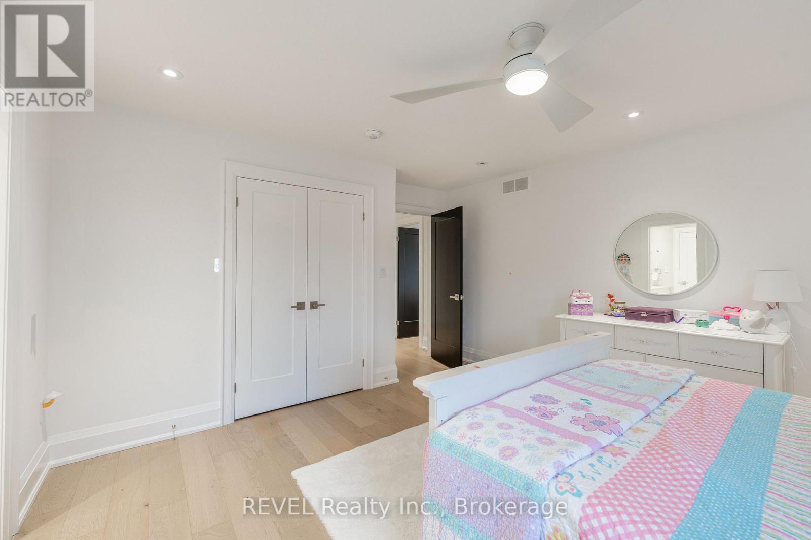 7515 Sherrilee Crescent, Niagara Falls (Brown), ON - Indoor Photo Showing Bedroom