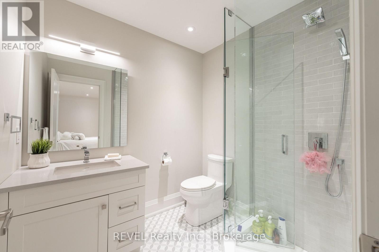 7515 Sherrilee Crescent, Niagara Falls (Brown), ON - Indoor Photo Showing Bathroom