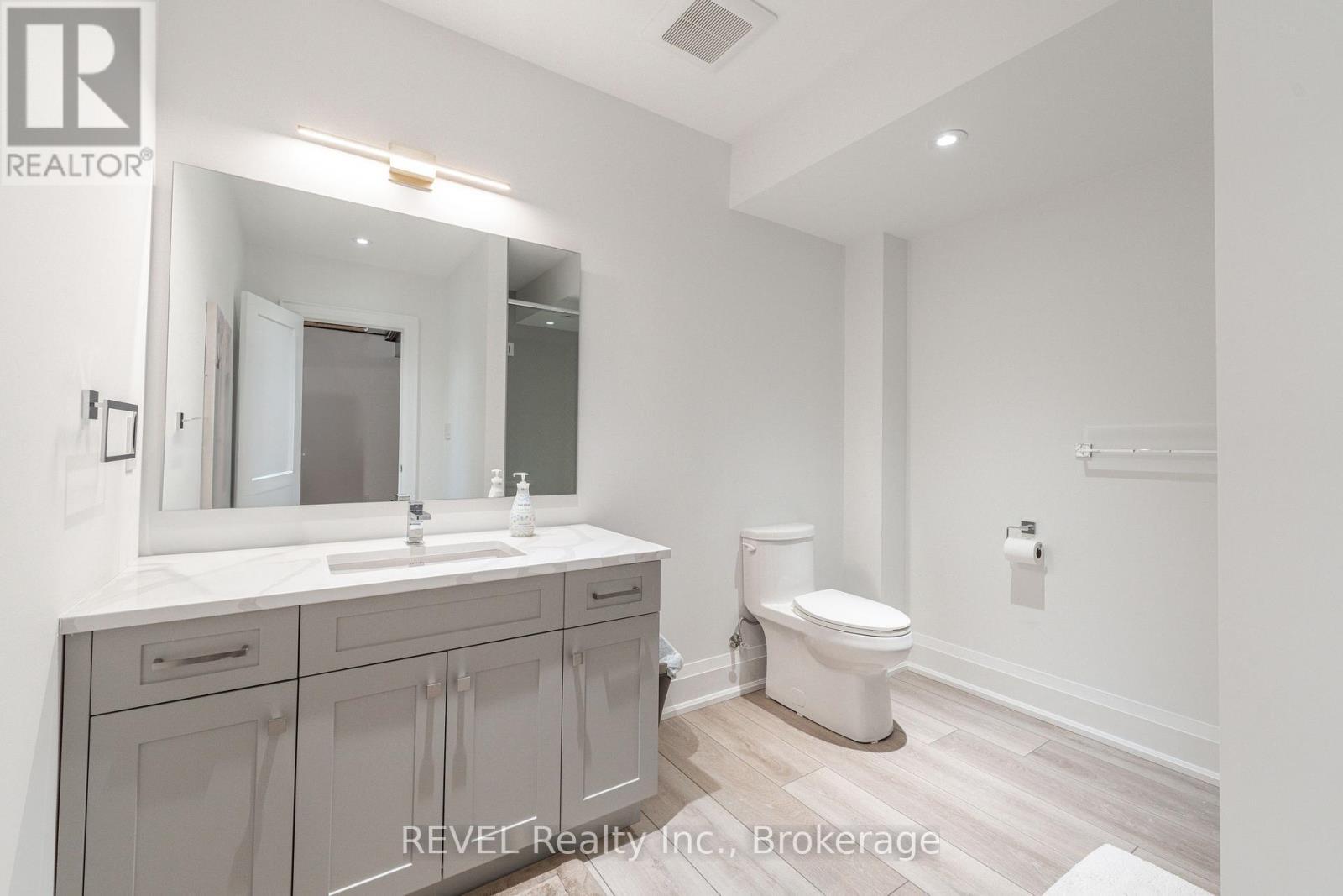 7515 Sherrilee Crescent, Niagara Falls (Brown), ON - Indoor Photo Showing Bathroom