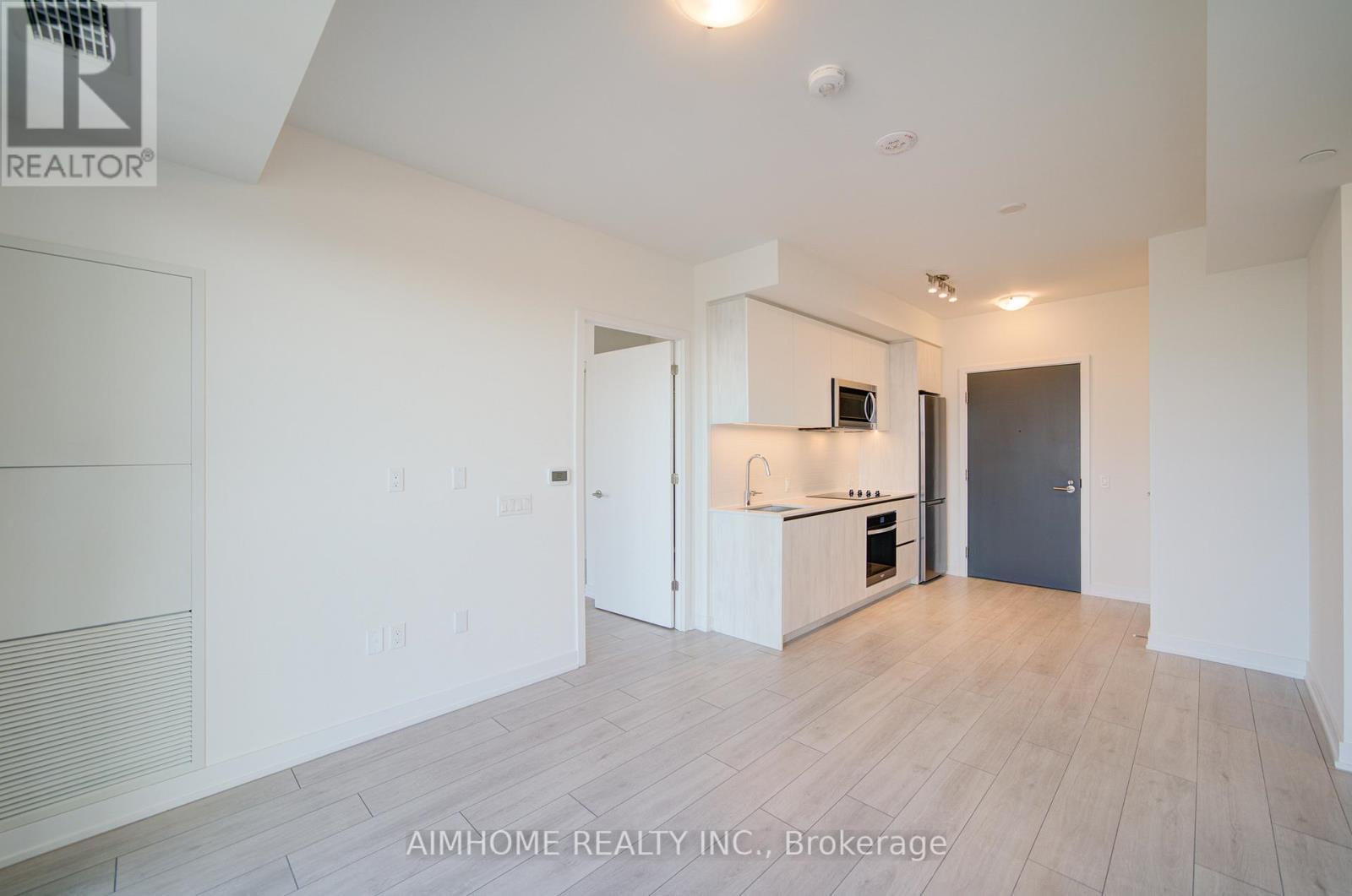 1125 - 5858 Yonge St Street, Toronto, ON - Indoor Photo Showing Kitchen