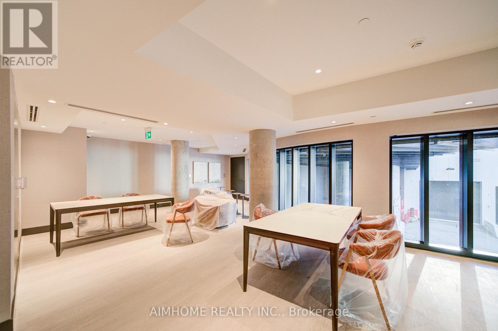 1125 - 5858 Yonge St Street, Toronto, ON - Indoor Photo Showing Other Room