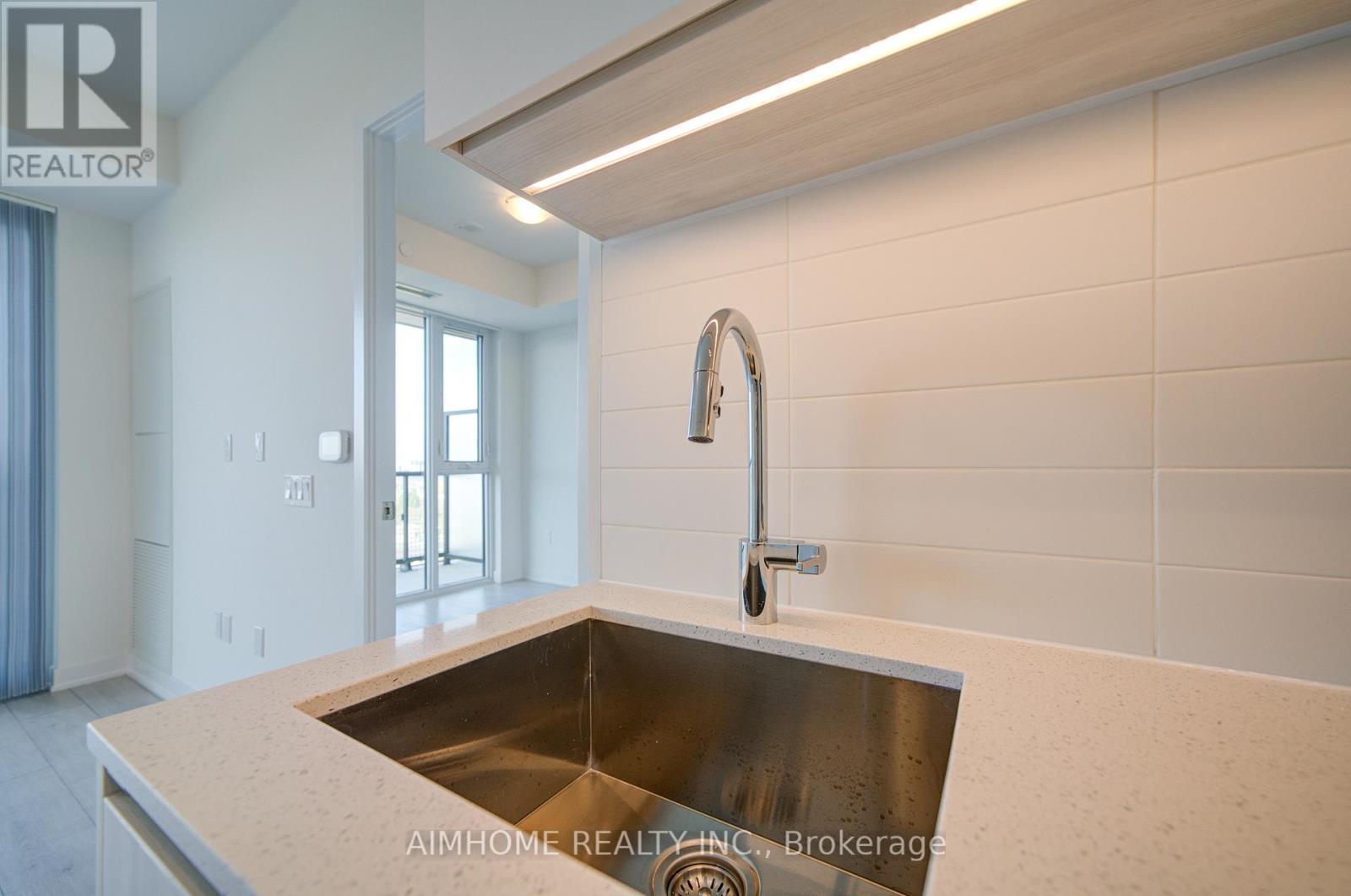 1125 - 5858 Yonge St Street, Toronto, ON - Indoor Photo Showing Other Room