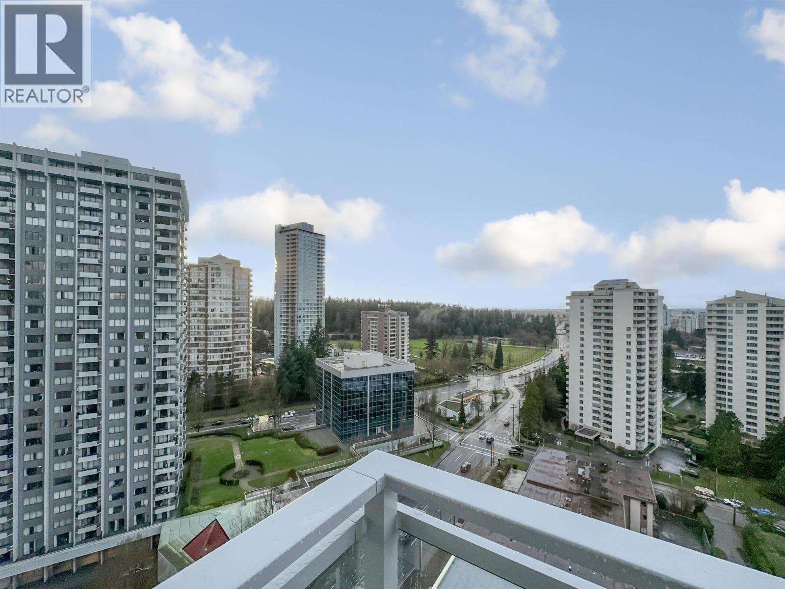 19Xx 5685 Halley Avenue, Burnaby, BC - Outdoor With Facade
