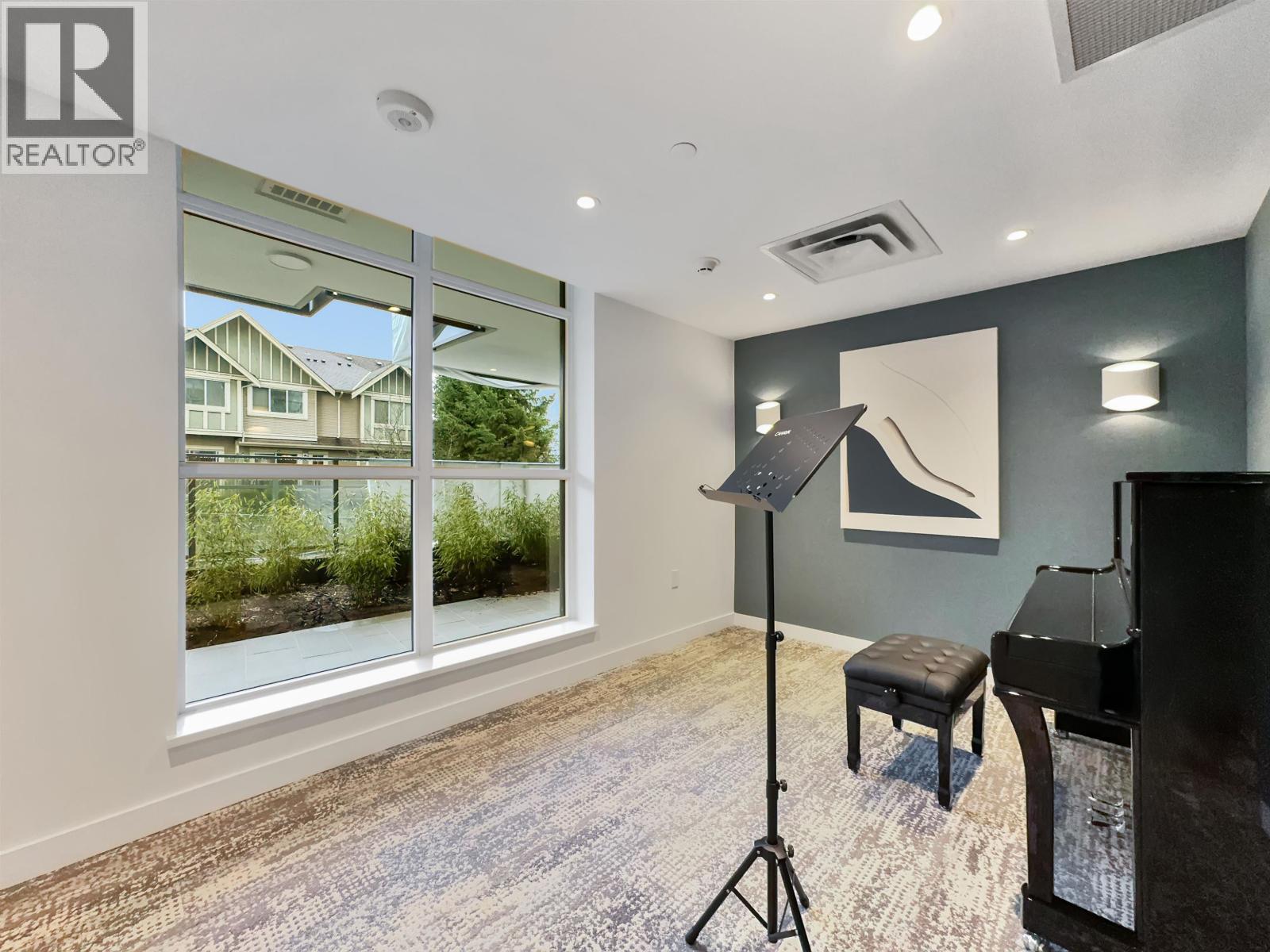 19Xx 5685 Halley Avenue, Burnaby, BC - Indoor Photo Showing Other Room