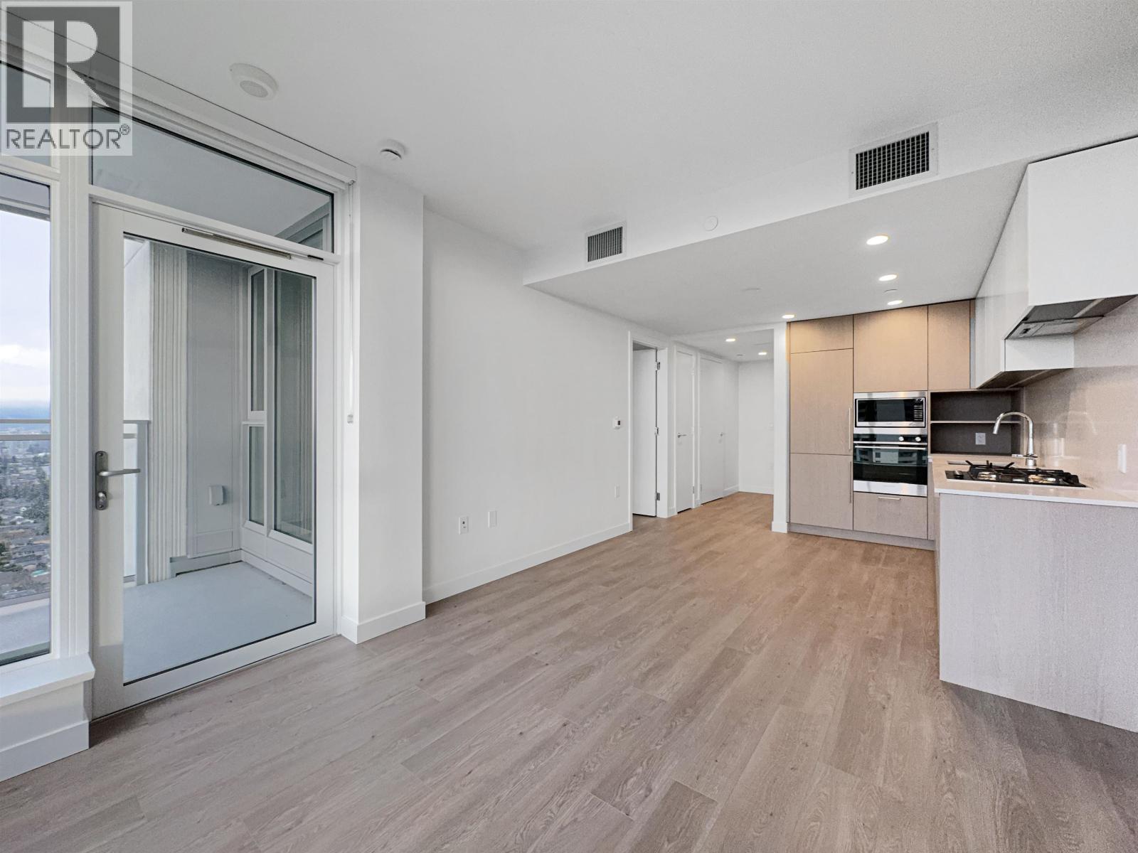 19Xx 5685 Halley Avenue, Burnaby, BC - Indoor Photo Showing Kitchen