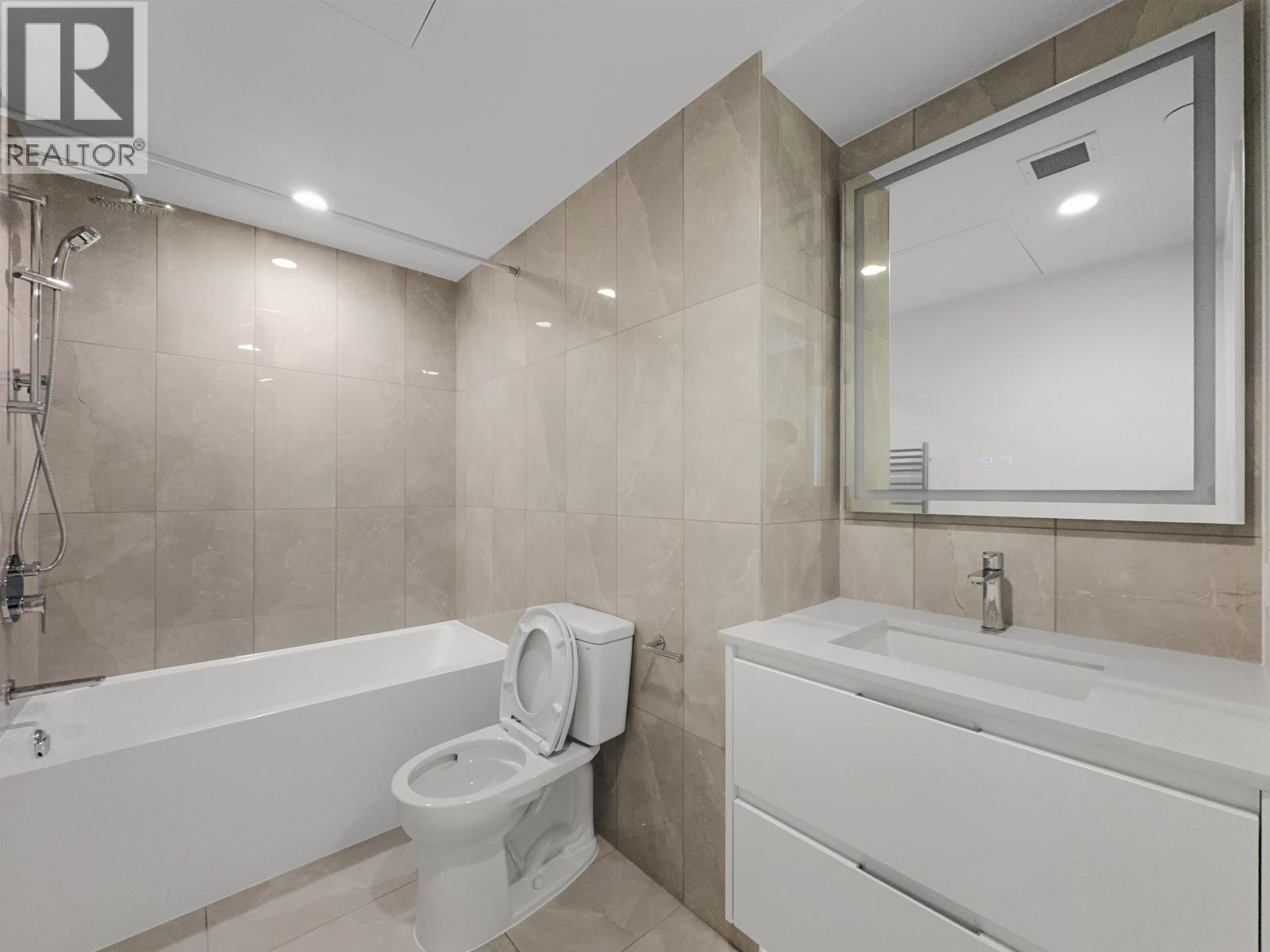 19Xx 5685 Halley Avenue, Burnaby, BC - Indoor Photo Showing Bathroom