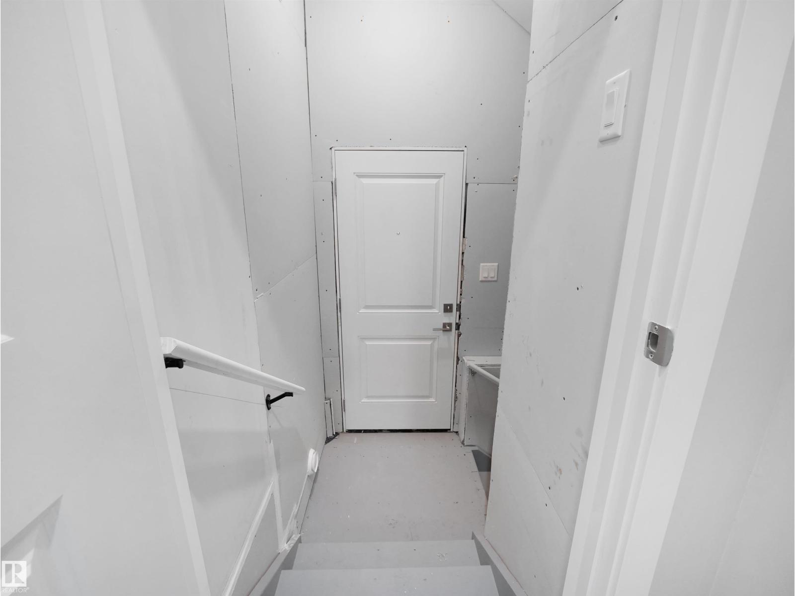 3331 Roy Brown Wy Nw, Edmonton, AB - Indoor Photo Showing Other Room