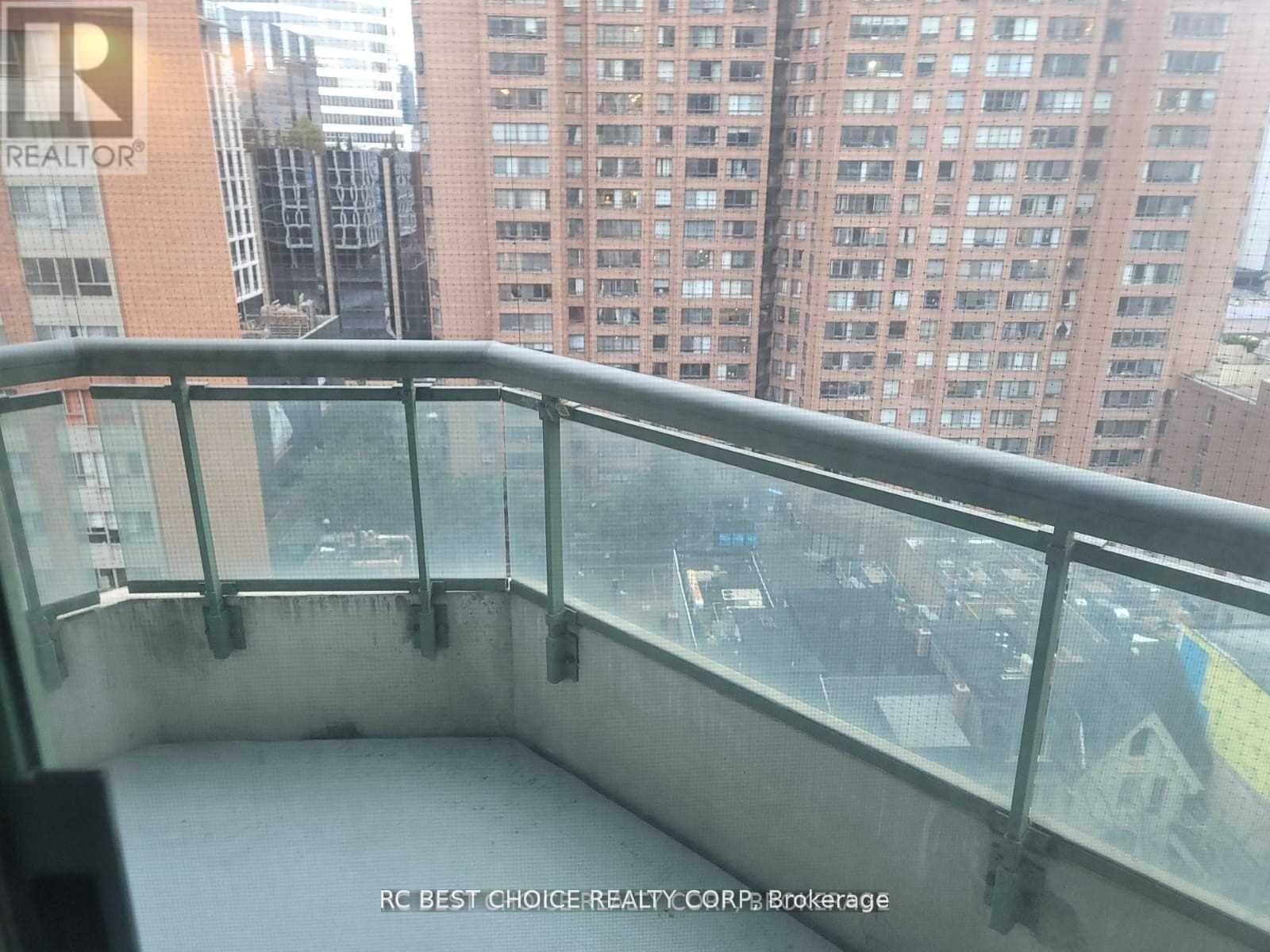 1211 - 38 Elm Street, Toronto, ON - Outdoor