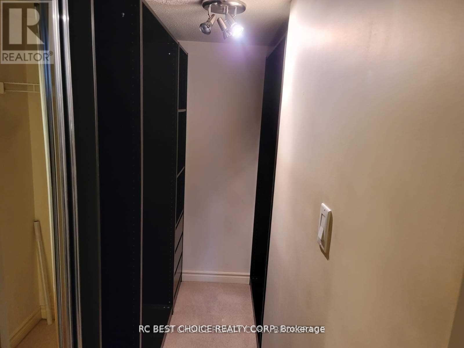 1211 - 38 Elm Street, Toronto, ON -