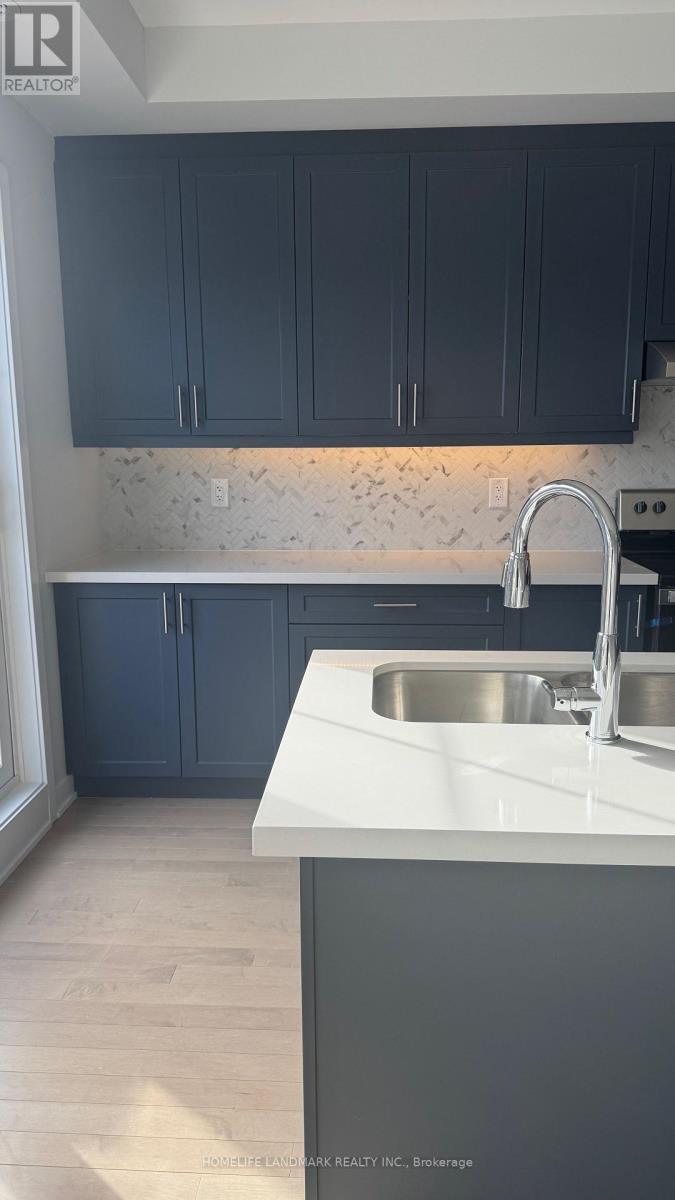87 York Downs Boulevard, Markham, ON - Indoor Photo Showing Kitchen With Double Sink