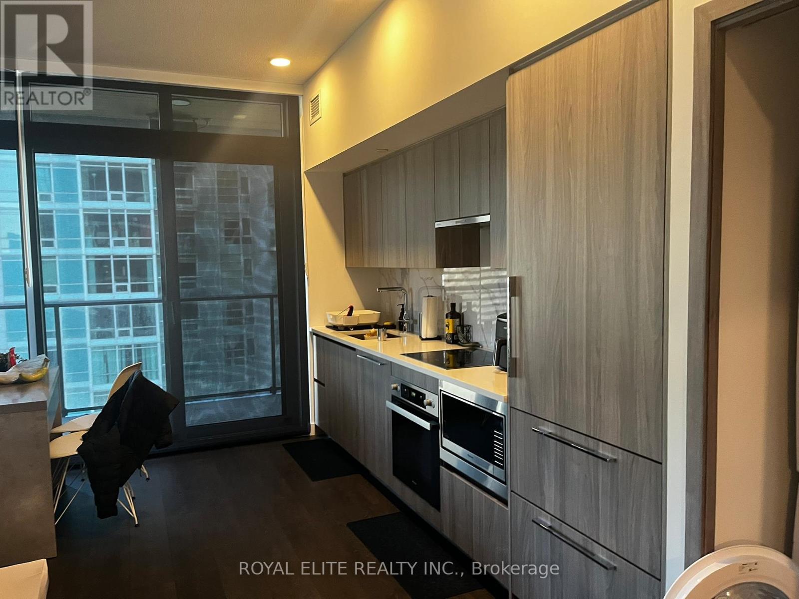 2603 - 1 Concord Cityplace Way, Toronto, ON - Indoor Photo Showing Kitchen