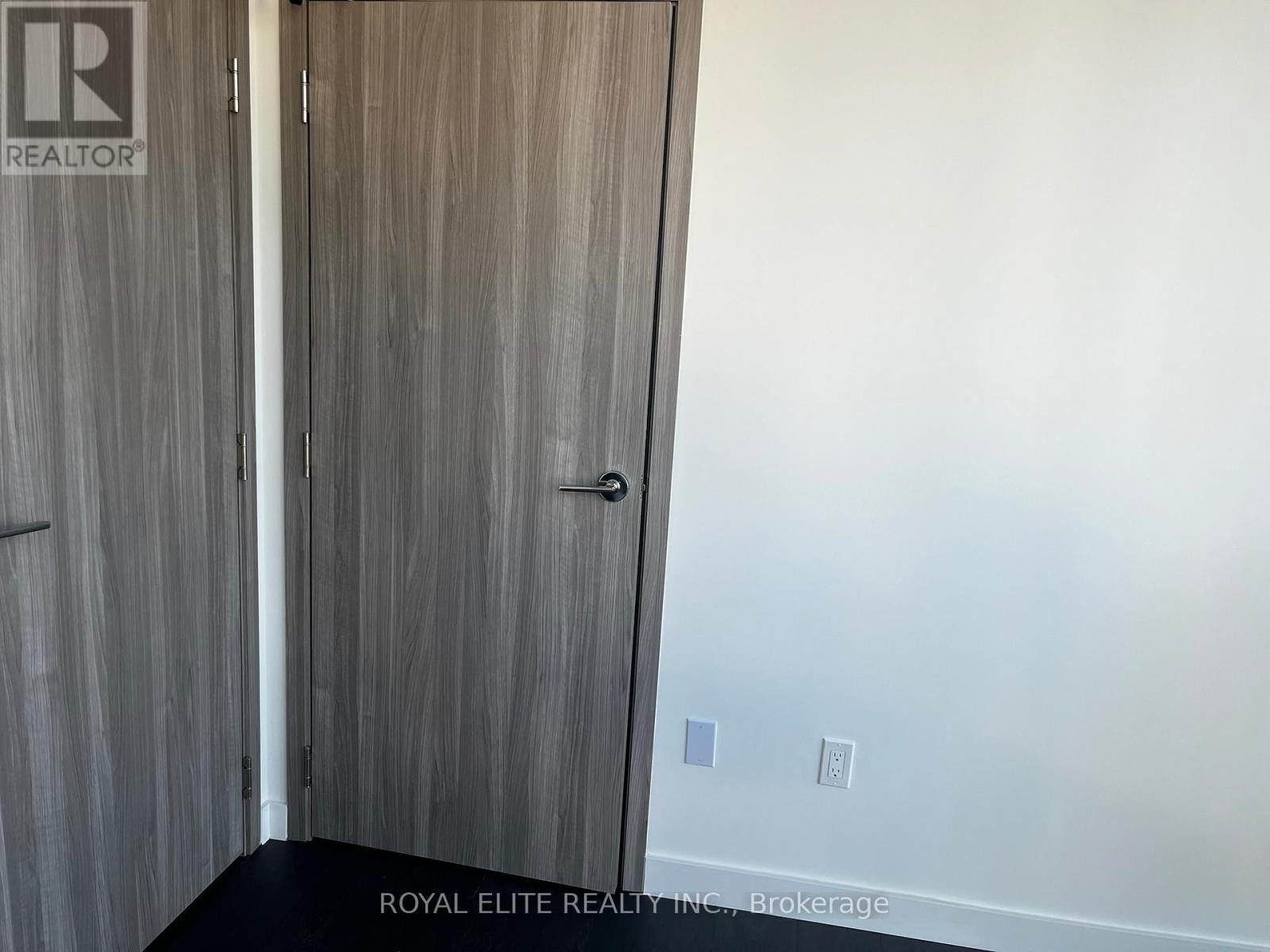 2603 - 1 Concord Cityplace Way, Toronto, ON - Indoor