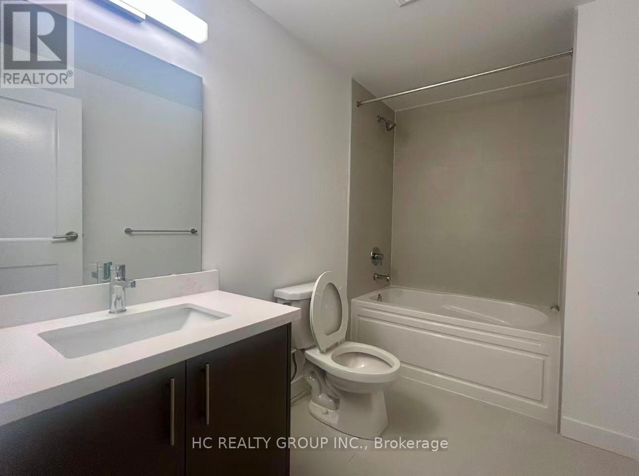 517 - 30 Markdale Lane, Markham, ON - Indoor Photo Showing Bathroom