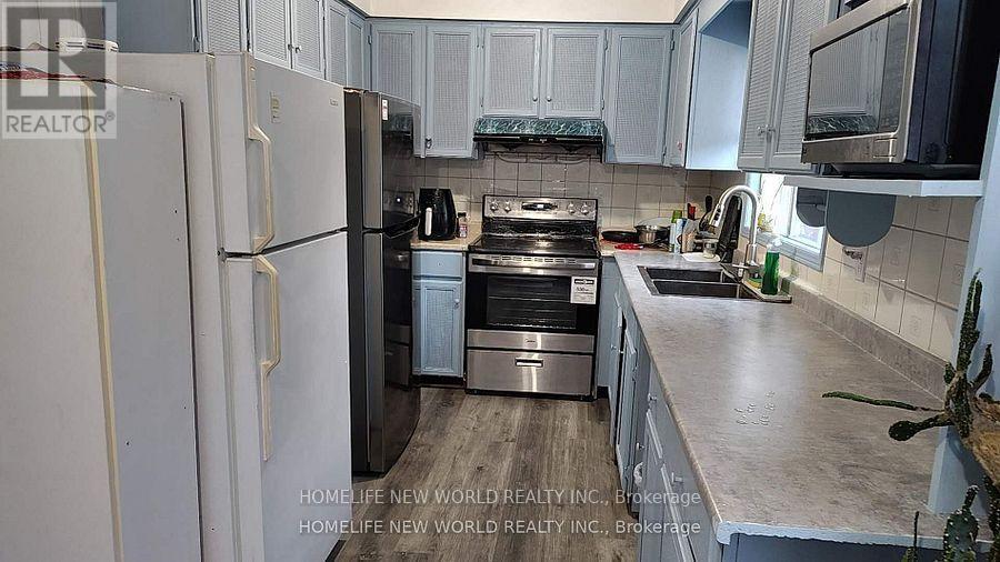 Prime Master - 3050 Olympus Mews, Mississauga, ON - Indoor Photo Showing Kitchen