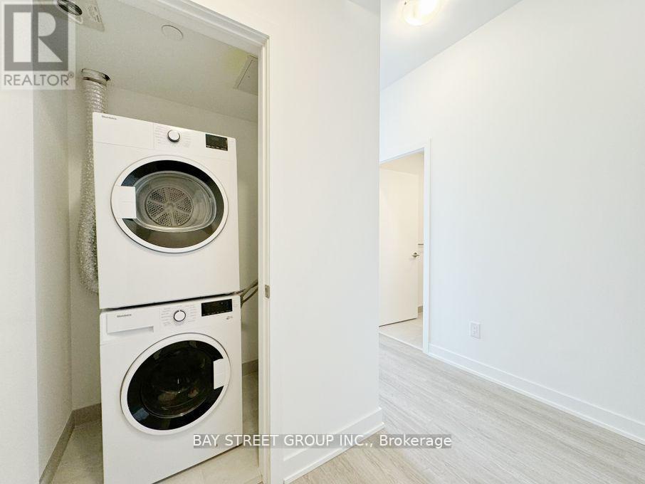 1207 - 47 Mutual Street, Toronto, ON - Indoor Photo Showing Laundry Room