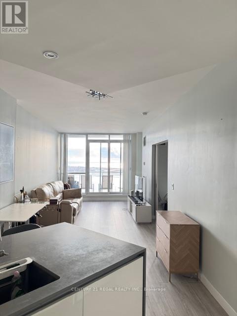 2509 - 208 Queens Quay W, Toronto, ON - Indoor Photo Showing Kitchen