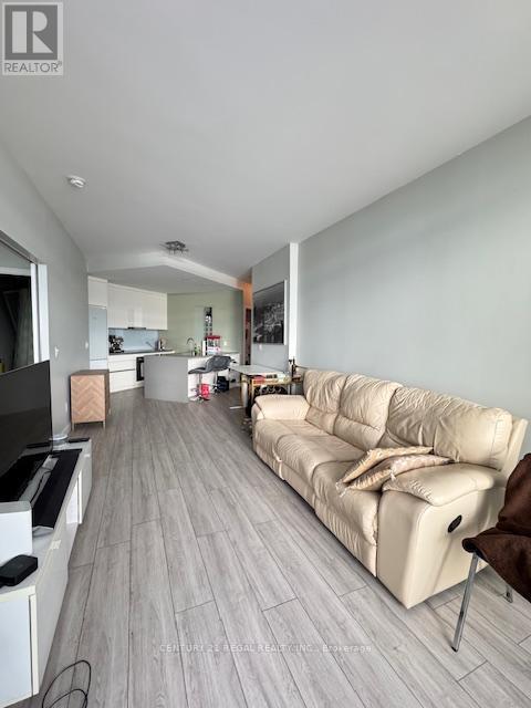 2509 - 208 Queens Quay W, Toronto, ON - Indoor Photo Showing Living Room
