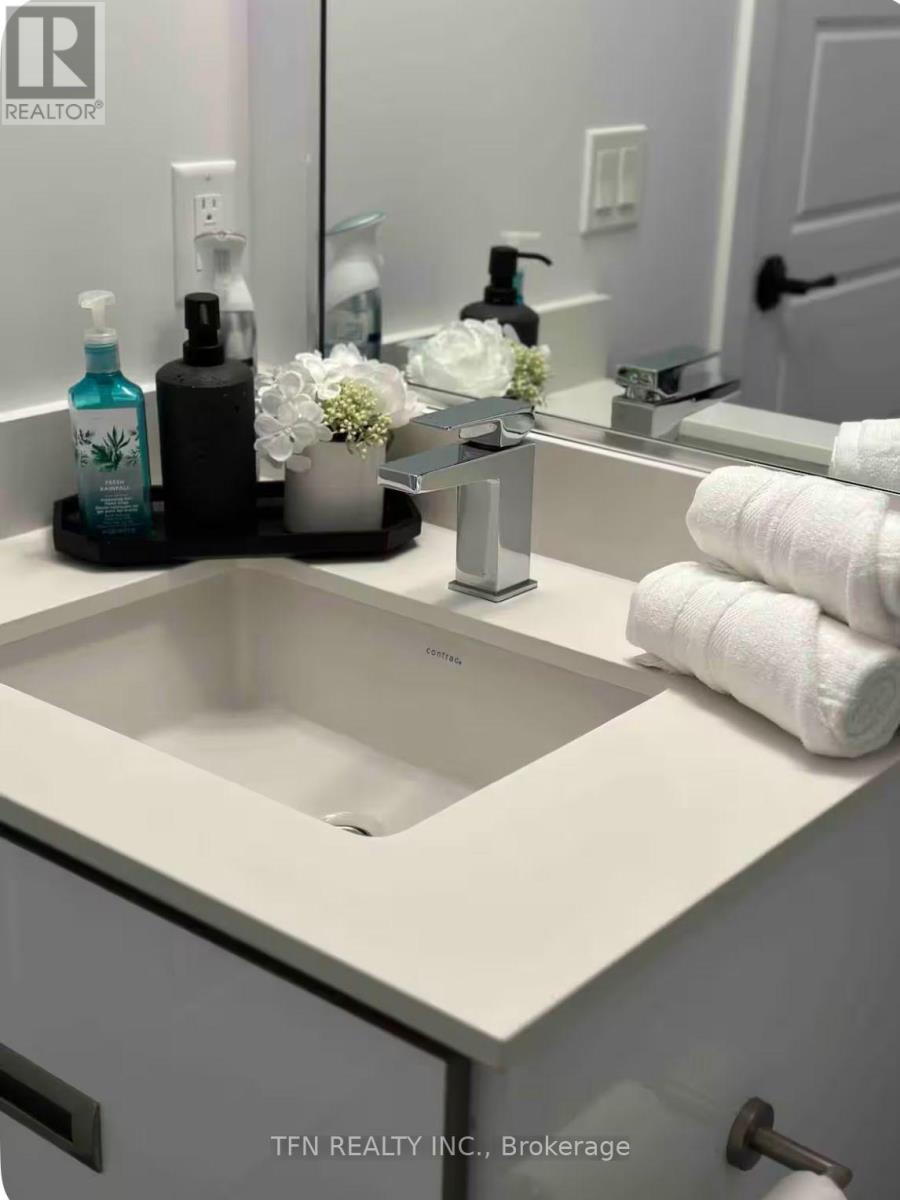 106 - 415 Sea Ray Avenue, Innisfil, ON - Indoor Photo Showing Bathroom