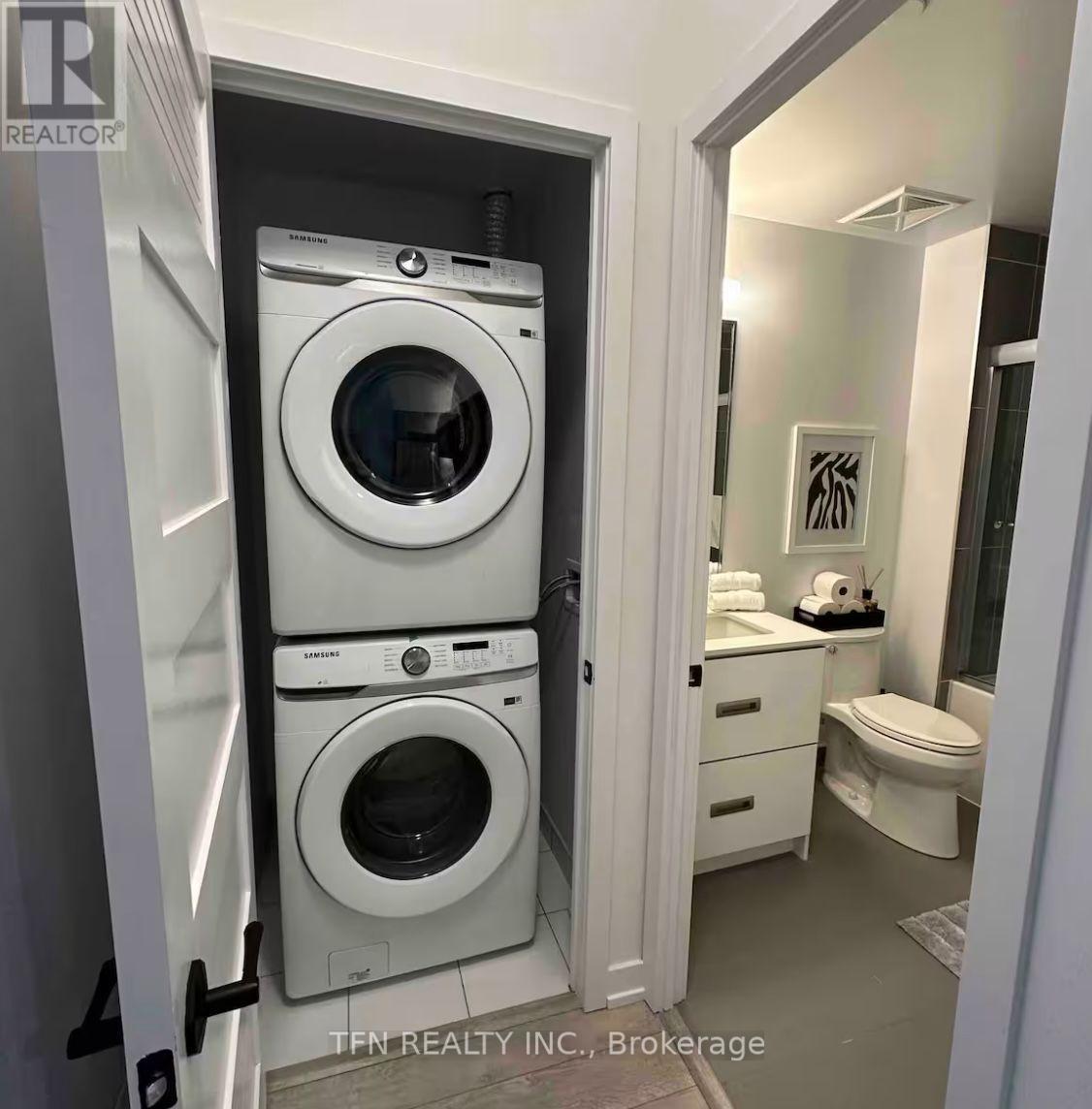 106 - 415 Sea Ray Avenue, Innisfil, ON - Indoor Photo Showing Laundry Room