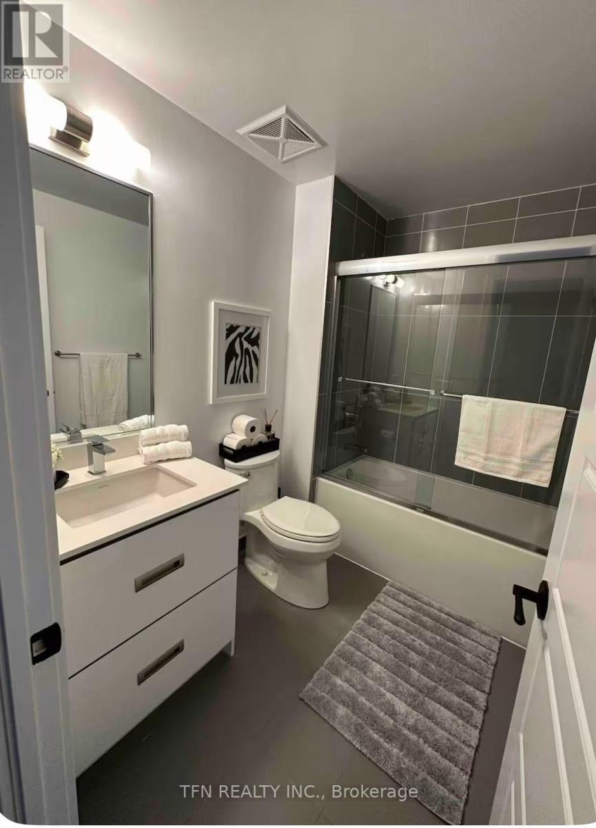 106 - 415 Sea Ray Avenue, Innisfil, ON - Indoor Photo Showing Bathroom