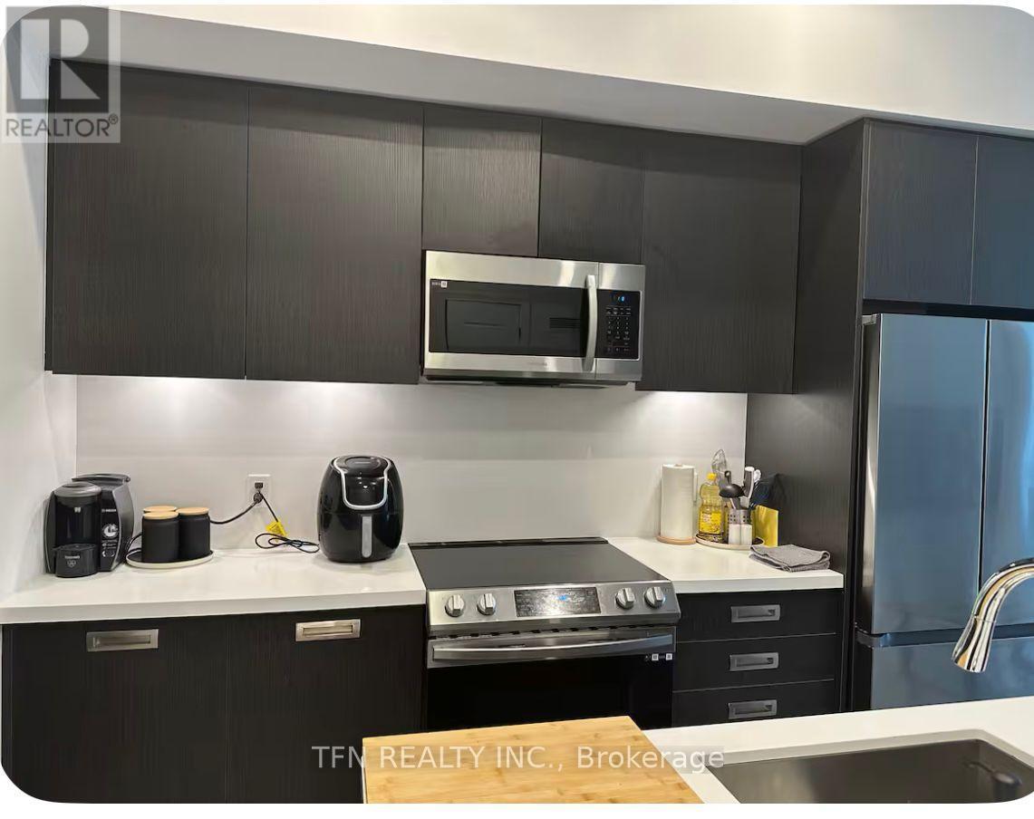 106 - 415 Sea Ray Avenue, Innisfil, ON - Indoor Photo Showing Kitchen With Upgraded Kitchen