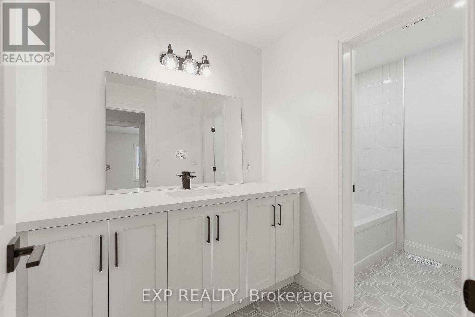 135 Pugh Street, Perth East, ON - Indoor Photo Showing Bathroom