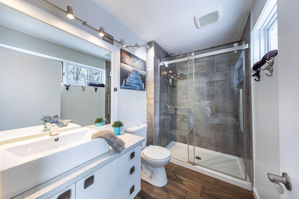 Bathroom - 3 Rue De La Ferréolaise, Saint-Ferréol-Les-Neiges, QC - Indoor Photo Showing Bathroom