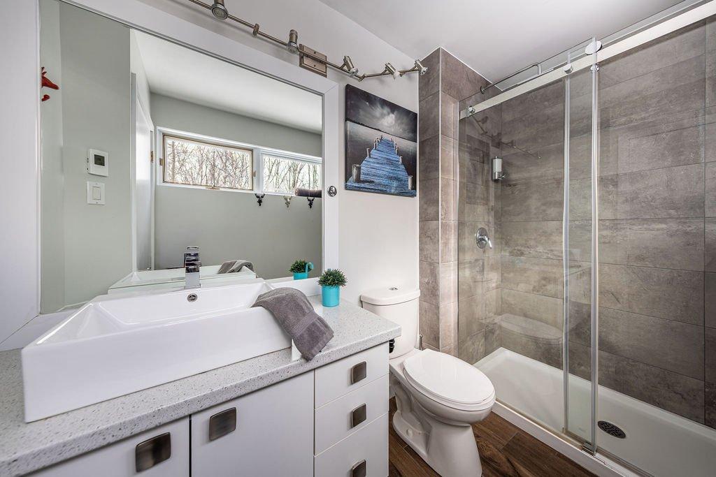 Bathroom - 3 Rue De La Ferréolaise, Saint-Ferréol-Les-Neiges, QC - Indoor Photo Showing Bathroom