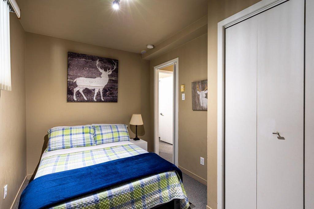 Bedroom - 3 Rue De La Ferréolaise, Saint-Ferréol-Les-Neiges, QC - Indoor Photo Showing Bedroom