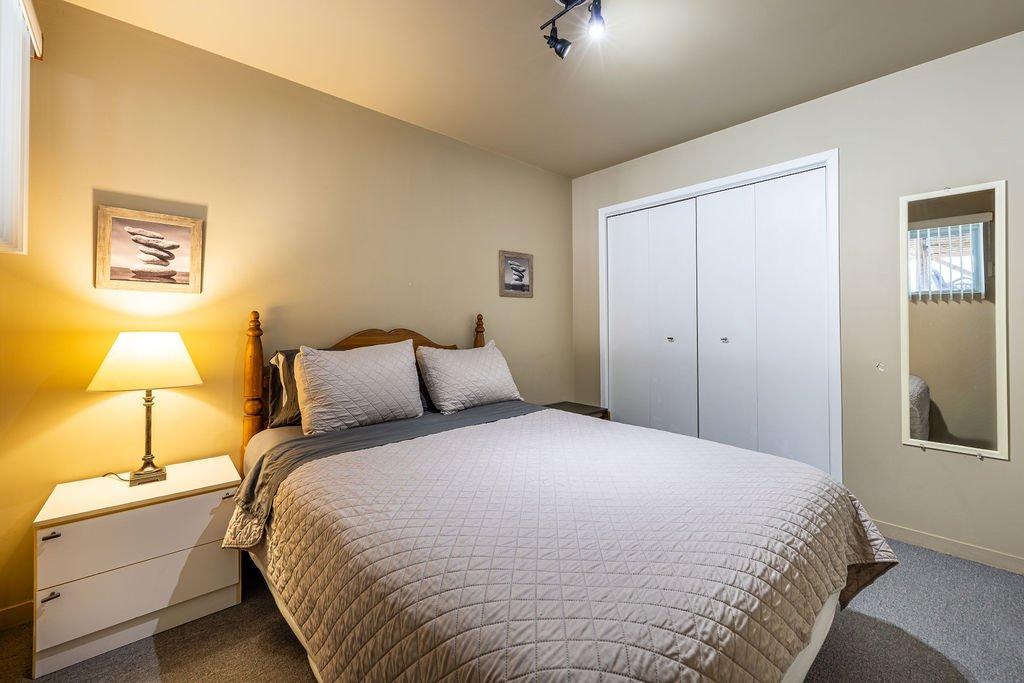 Bedroom - 3 Rue De La Ferréolaise, Saint-Ferréol-Les-Neiges, QC - Indoor Photo Showing Bedroom