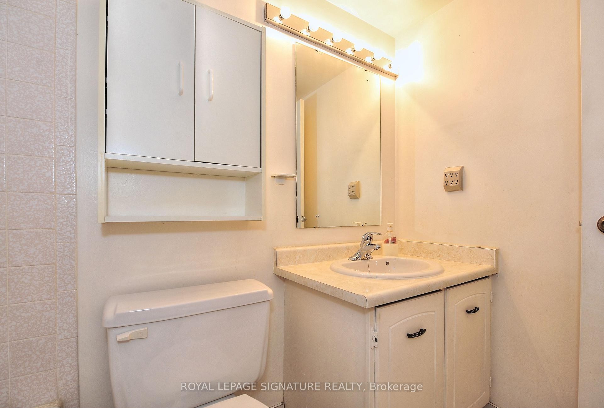 1208-7811 Yonge Street, Markham, ON - Indoor Photo Showing Bathroom