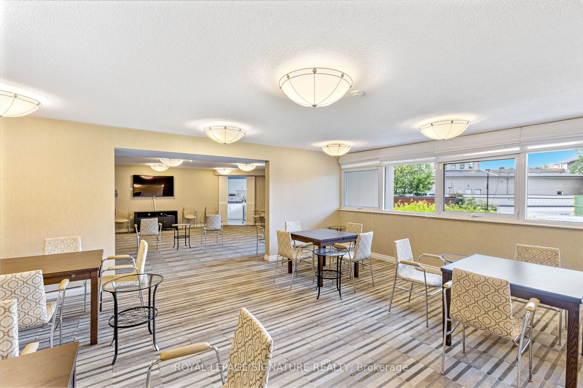 1208-7811 Yonge Street, Markham, ON - Indoor