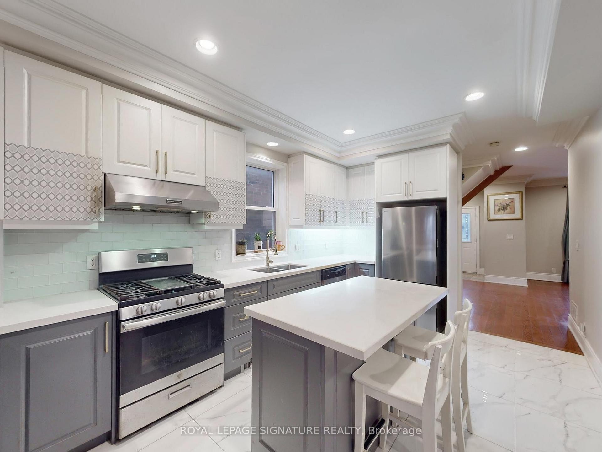 73 Buttonwood Avenue, Toronto, ON - Indoor Photo Showing Kitchen With Upgraded Kitchen