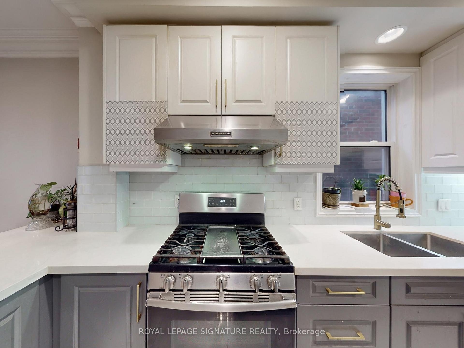 73 Buttonwood Avenue, Toronto, ON - Indoor Photo Showing Kitchen With Double Sink