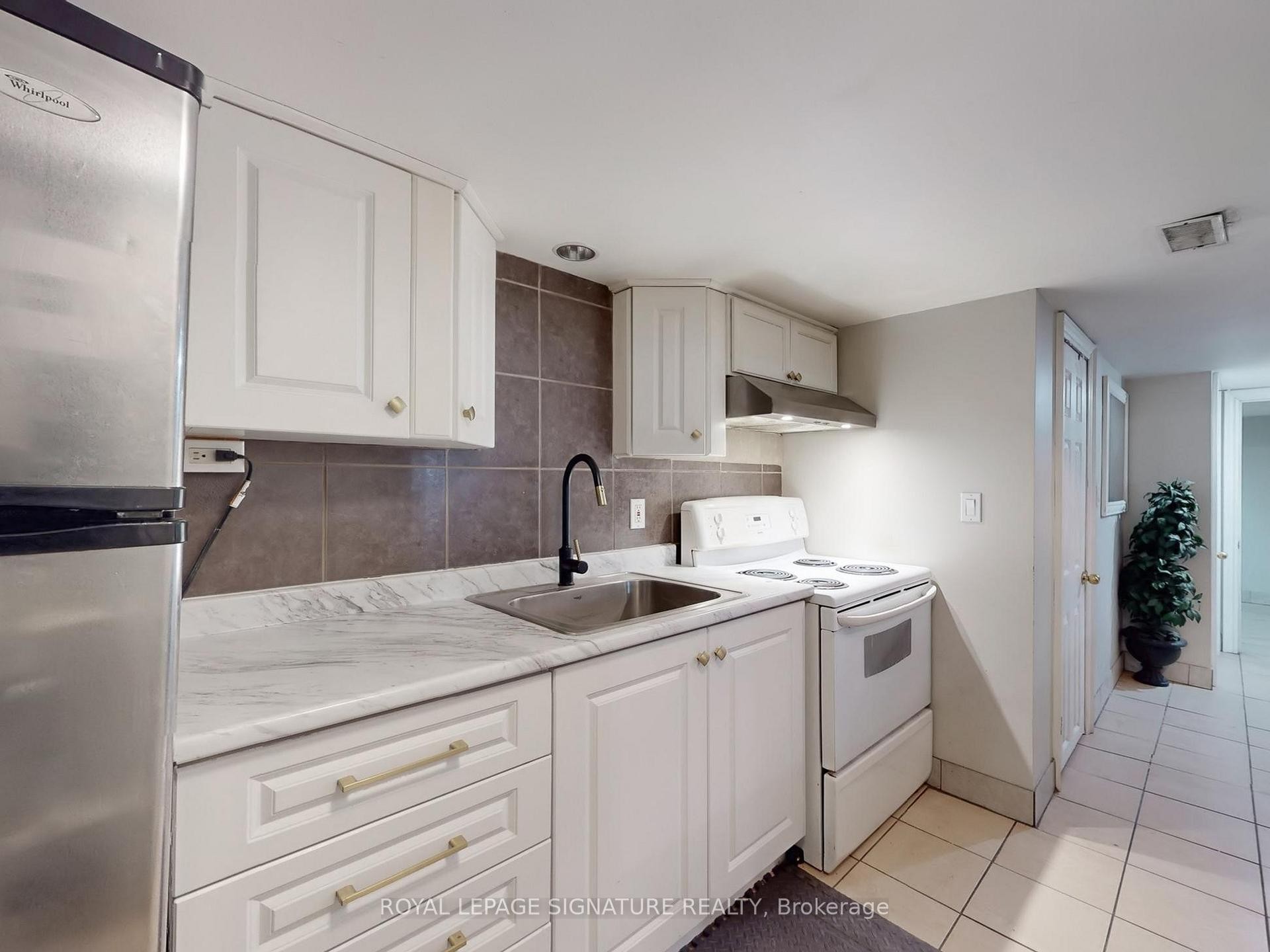 73 Buttonwood Avenue, Toronto, ON - Indoor Photo Showing Kitchen