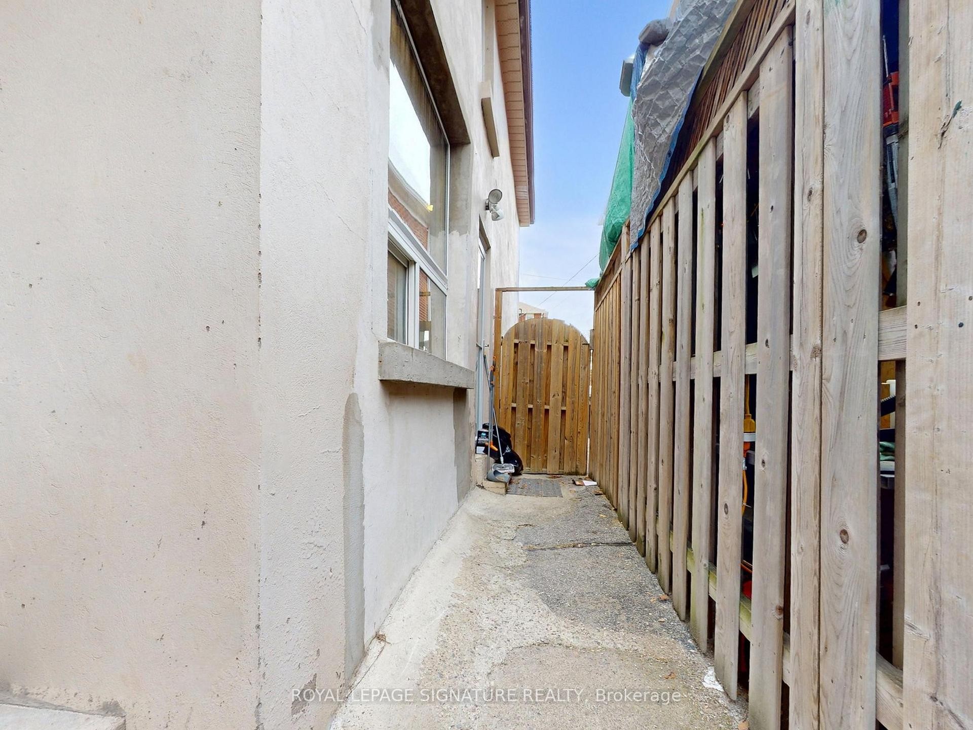 73 Buttonwood Avenue, Toronto, ON -