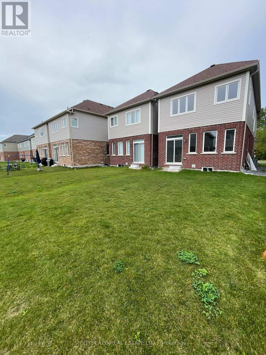 9249 Whiteoak Avenue, Niagara Falls, ON - Outdoor