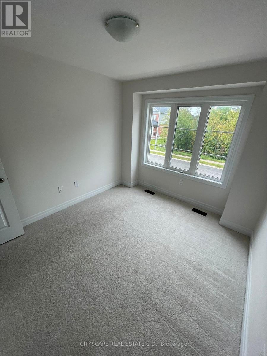 9249 Whiteoak Avenue, Niagara Falls, ON - Indoor Photo Showing Other Room