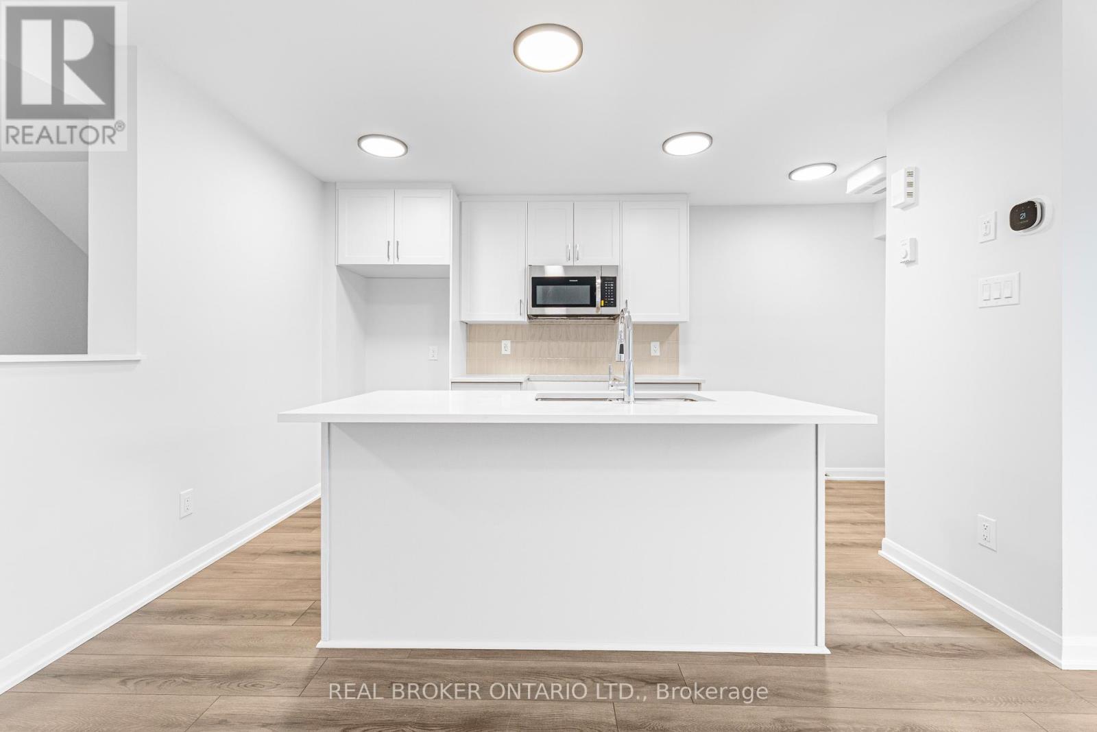 9 - 301 Glenroy Gilbert Drive, Ottawa, ON - Indoor Photo Showing Kitchen