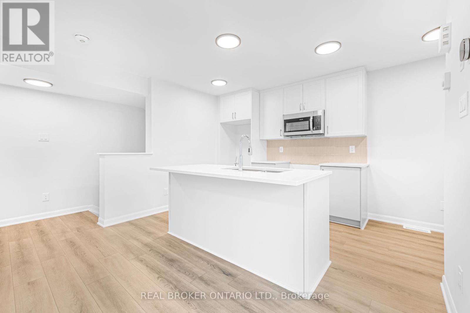 9 - 301 Glenroy Gilbert Drive, Ottawa, ON - Indoor Photo Showing Kitchen