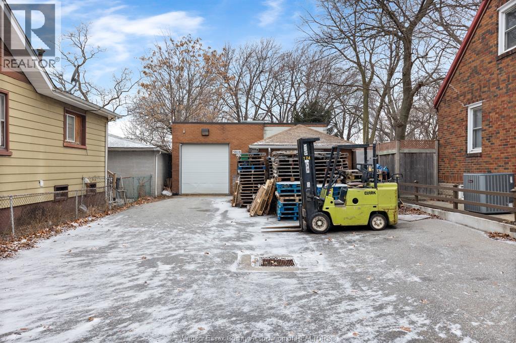 3828 Peter, Windsor, ON