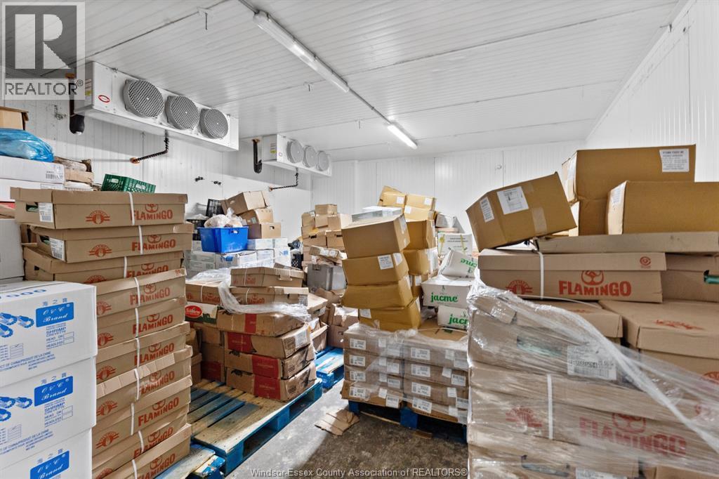 3828 Peter, Windsor, ON