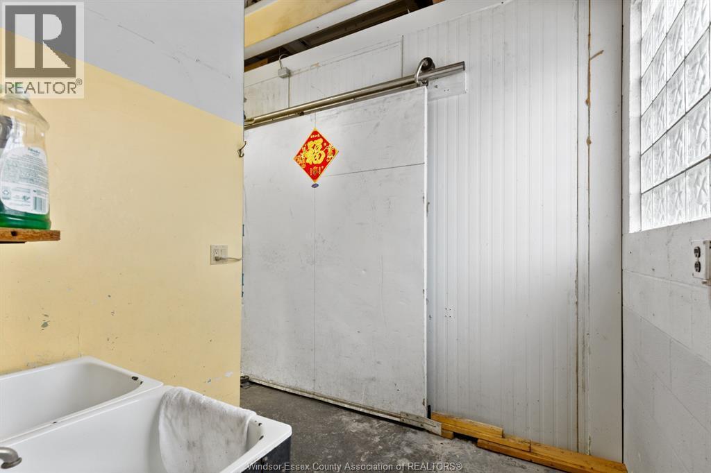 3828 Peter, Windsor, ON