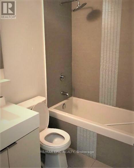 501 - 28 Avondale Avenue, Toronto, ON - Indoor Photo Showing Bathroom