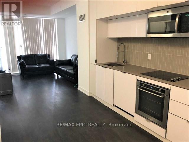 501 - 28 Avondale Avenue, Toronto, ON - Indoor Photo Showing Kitchen