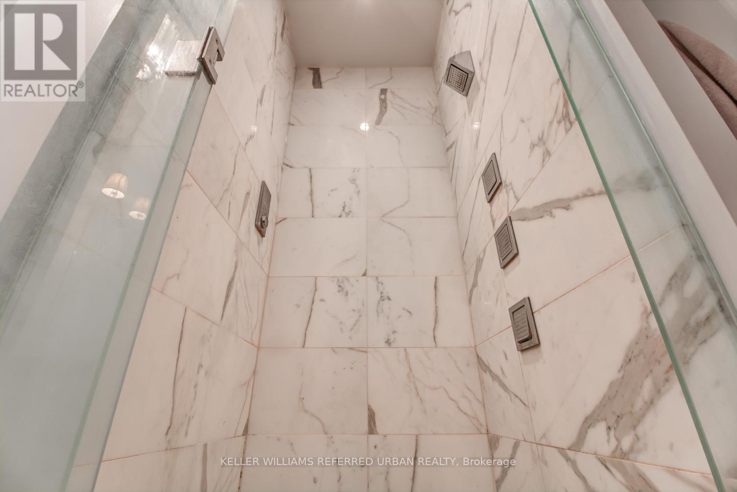 302 - 88 Davenport Road, Toronto, ON - Indoor Photo Showing Bathroom