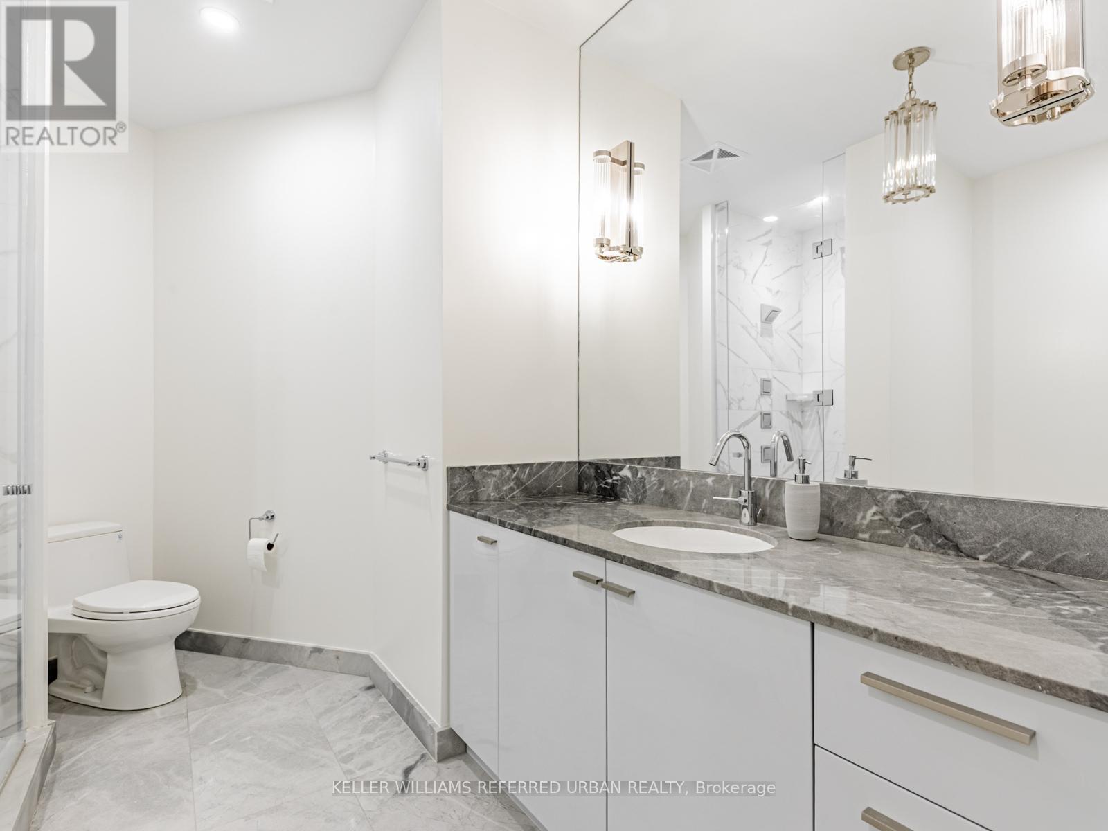 302 - 88 Davenport Road, Toronto, ON - Indoor Photo Showing Bathroom