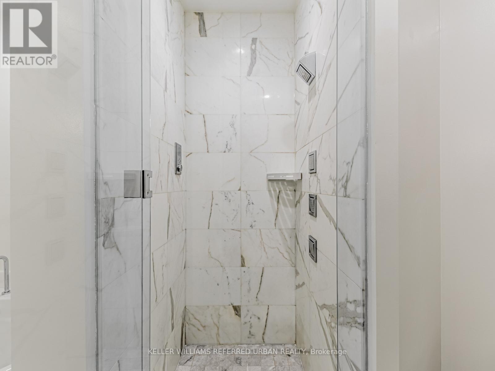 302 - 88 Davenport Road, Toronto, ON - Indoor Photo Showing Bathroom